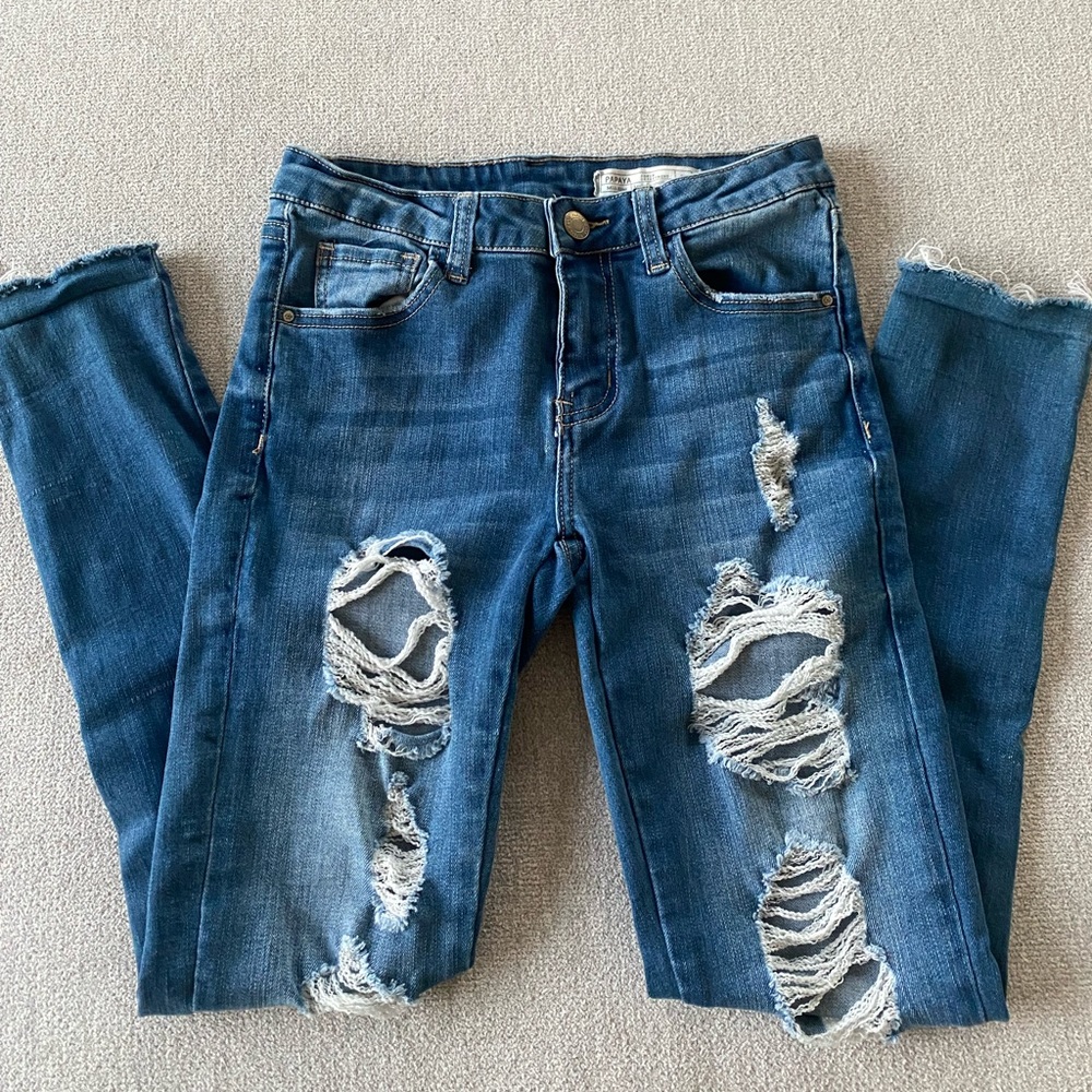 Ripped Papaya mid-rise jeans!